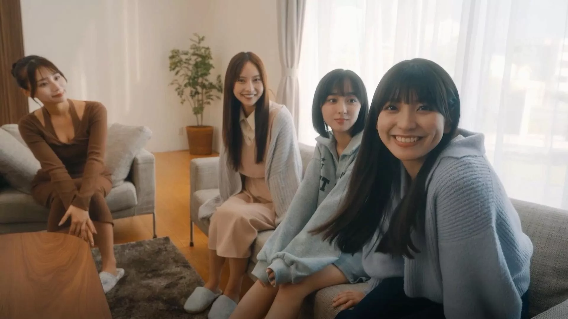 嘟嘟嘟~恋爱信号响不停,美女室友们教我如何淡定?/Roommates, Romance, and Ringing Hearts 版本更新 嘟嘟嘟~恋爱信号响不停,美女室友们教我如何淡定?/Roommates, Romance, and Ringing Hearts 版本更新